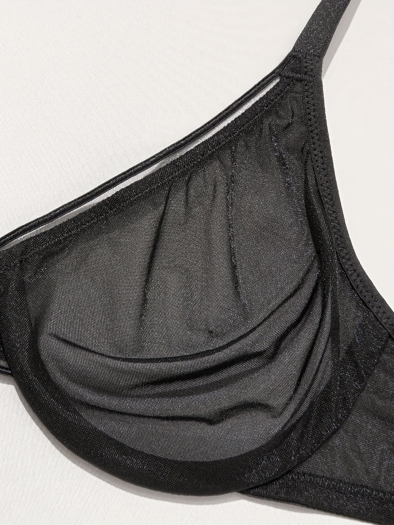 Soutien-gorge satiné sans couture avec armatures